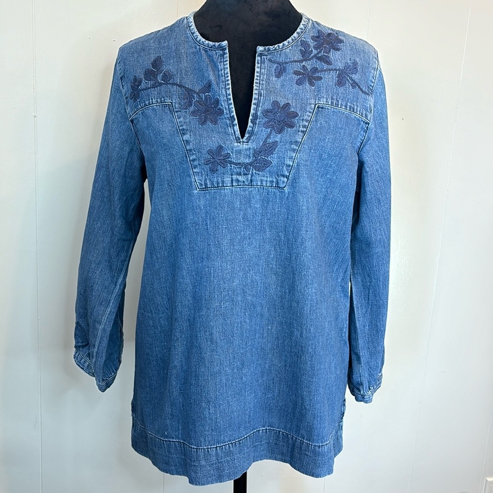 Gap Long Sleeve Women's V-Neck - Large